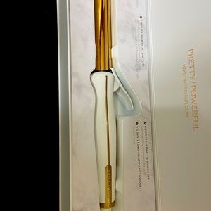 Open box . 1” pro titanium curling iron . 9” barrel . Heats up to 425F